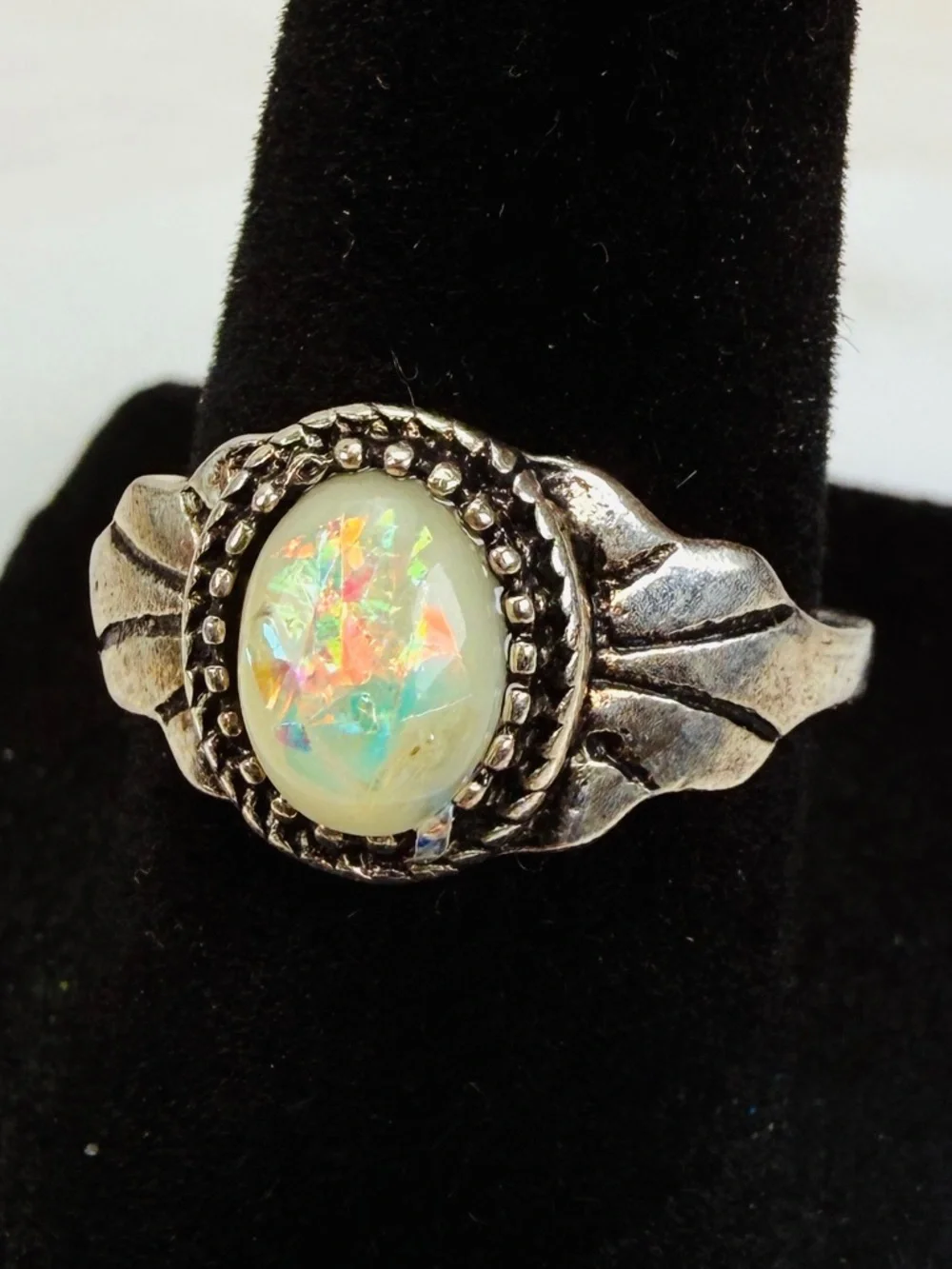 Beautiful aged Silvertone size 6 3/4 costume ring